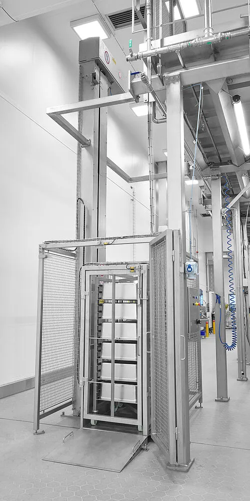 MOHN GmbH Plattform-Lift für Warentransport Typ PFL – Originalaufnahme