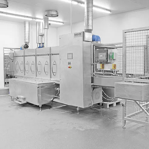 MOHN GmbH Durchlauf-Waschanlage für Beschickungswagen Typ DLWA-HBW – Originalaufnahme